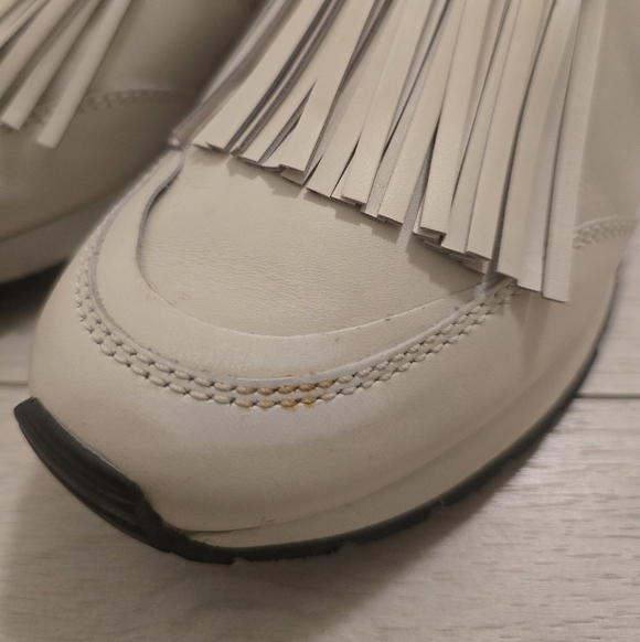 Tod's - Elegant White Fringe Loafers - Picture 3 of 8